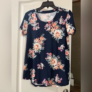 Navy with floral print top 🌸